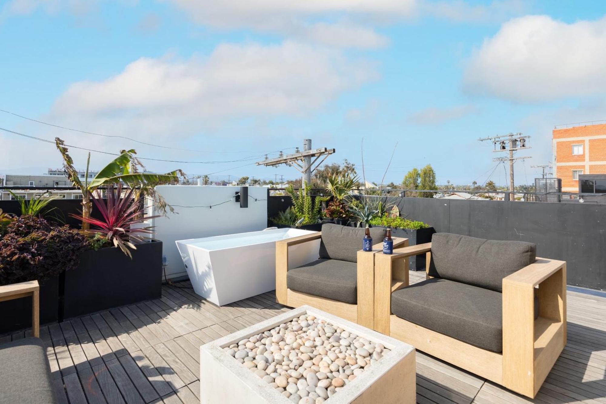 Venice View By Avantstay Walk To Venice Rooftop Ice Bath Luxe Design Сasa de vacaciones Los Ángeles