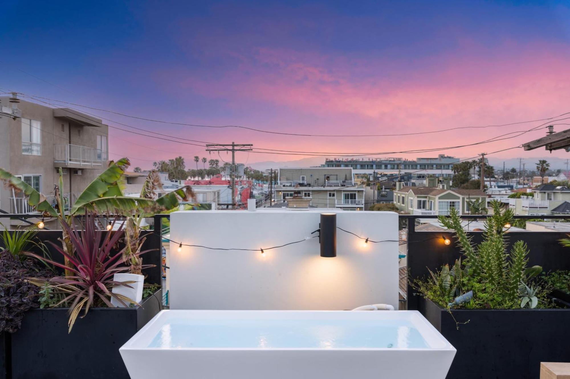 Venice View By Avantstay Walk To Venice Rooftop Ice Bath Luxe Design Сasa de vacaciones *